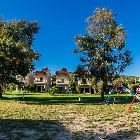 Parea * Kalamítsion