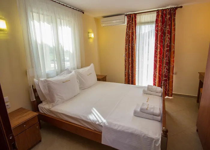 Parea Lejlighed Kalamítsion